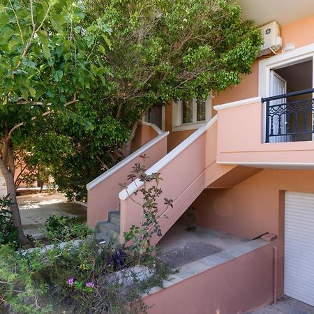 Poseidon Studios & Apartments Палиохора Екстериор снимка