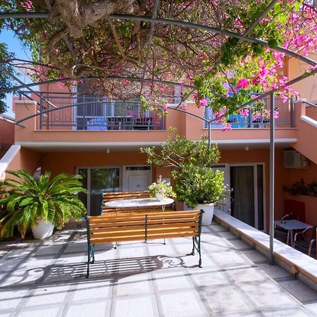 Poseidon Studios & Apartments Палиохора Екстериор снимка