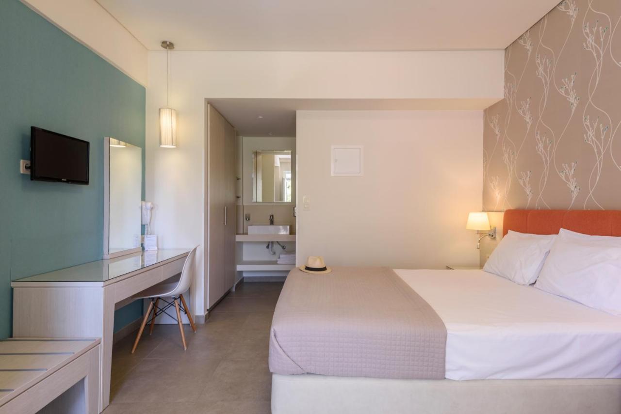 Poseidon Studios & Apartments Палиохора Екстериор снимка