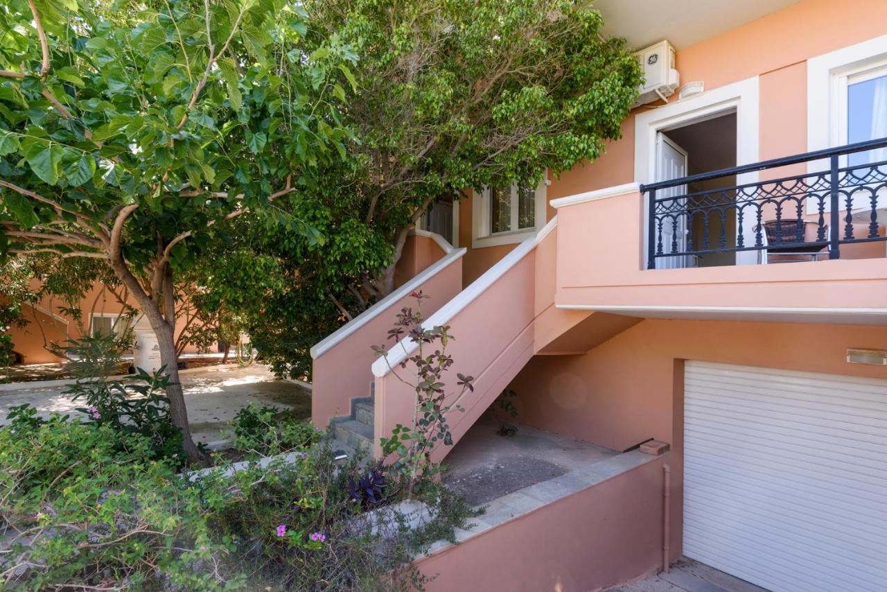 Poseidon Studios & Apartments Палиохора Екстериор снимка