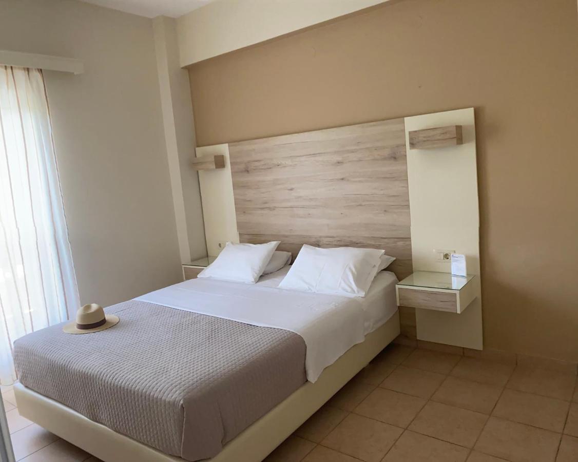 Poseidon Studios & Apartments Палиохора Екстериор снимка