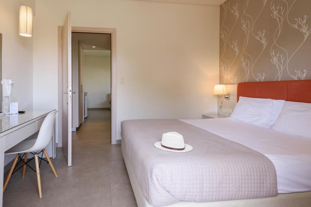 Poseidon Studios & Apartments Палиохора Екстериор снимка