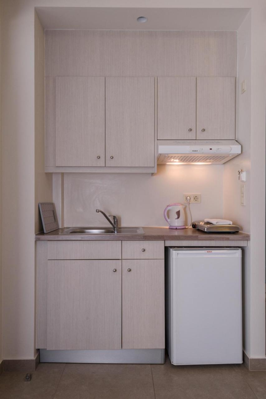 Poseidon Studios & Apartments Палиохора Екстериор снимка
