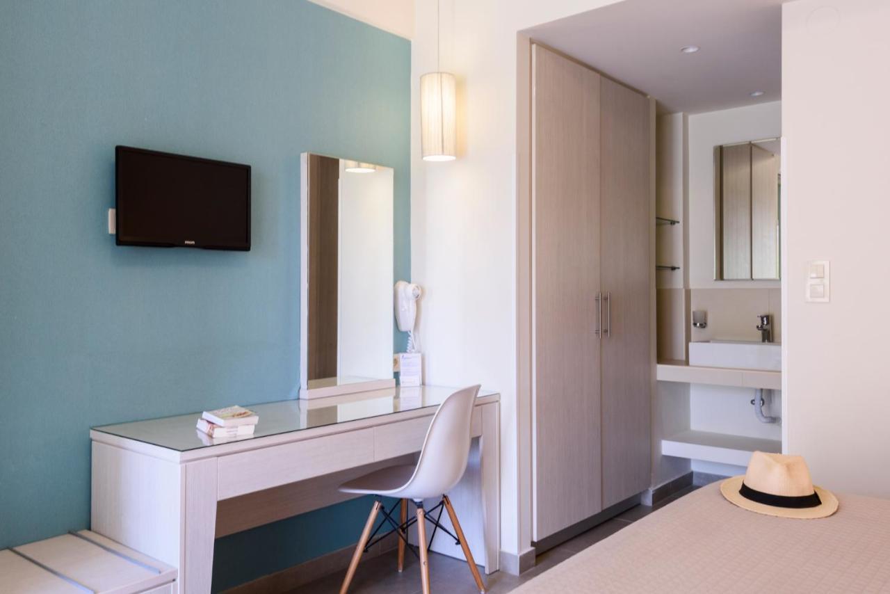 Poseidon Studios & Apartments Палиохора Екстериор снимка