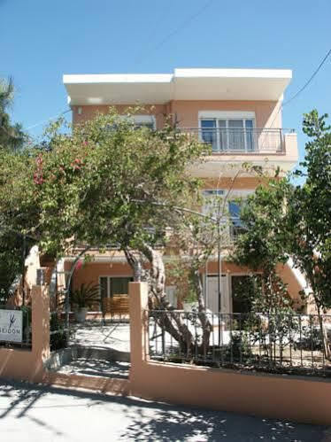 Poseidon Studios & Apartments Палиохора Екстериор снимка