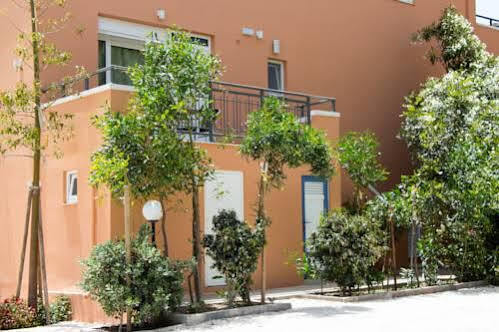 Poseidon Studios & Apartments Палиохора Екстериор снимка