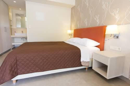 Poseidon Studios & Apartments Палиохора Екстериор снимка